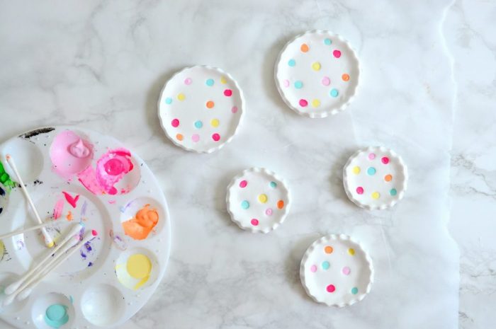 https://lollyjane.com/diy-polka-dot-ring-dishes/