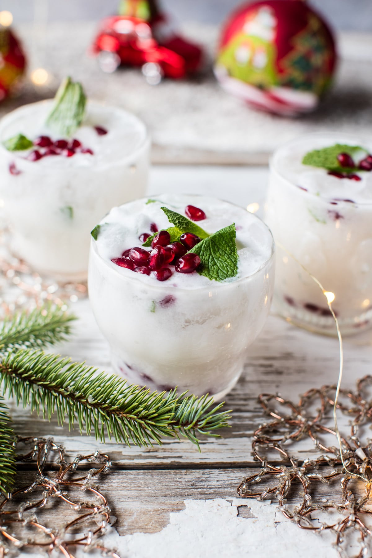 https://www.halfbakedharvest.com/white-christmas-mojito/?crlt.pid=camp.ChRYH1JUFE3q