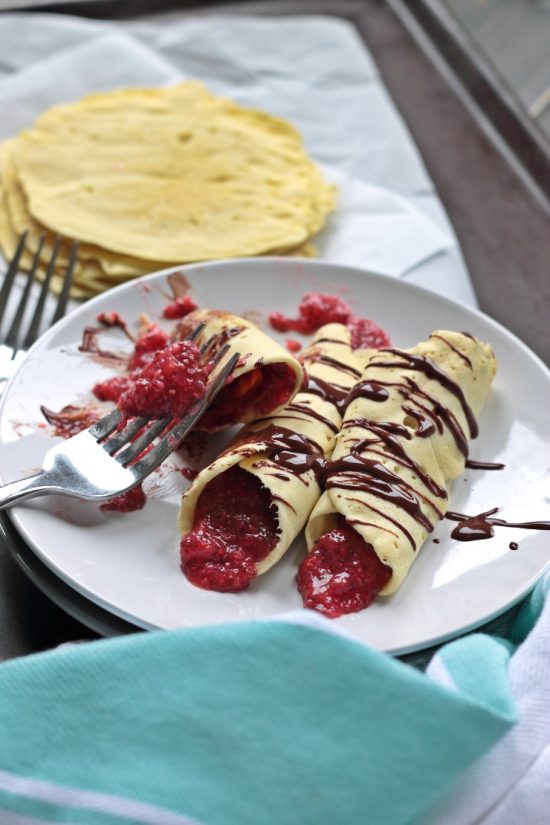 Crepes that are 100% paleo, made in the microwave in under one minute? YUP! These 30 second paleo microwave crepes are the next big thing in easy, microwavable treats.