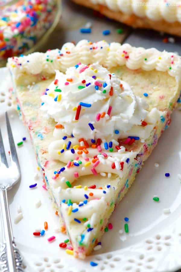 This Funfetti Cookie Cake is the perfect mixture of cake and cookie taste. Super easy to make, it’s perfect for your next birthday party!