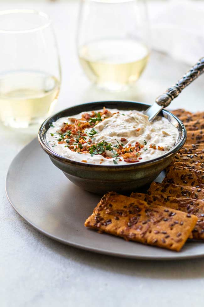 ou don’t need to stand at the stove caramelizing onions for over an hour to make this onion dip – instead, pull out your slow cooker and let it do all the work for you.