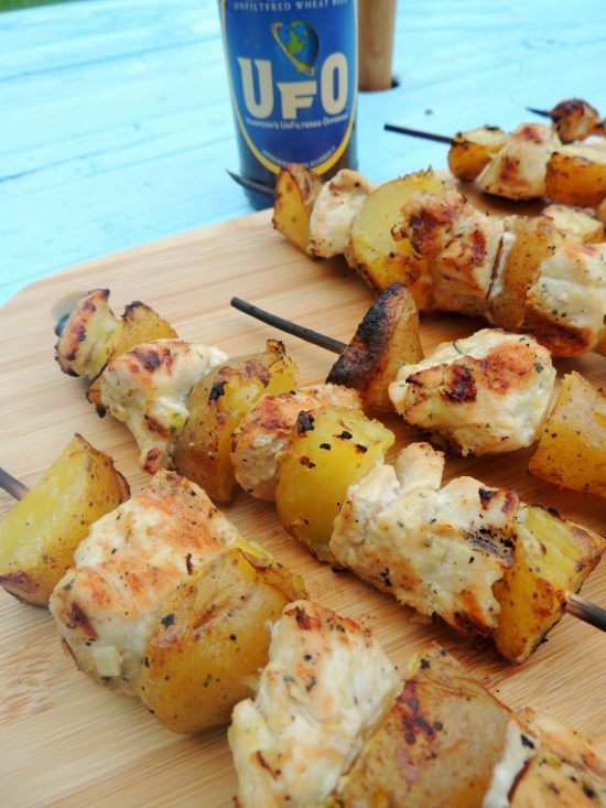 https://www.thefrugalfoodiemama.com/2014/07/beer-ranch-chicken-potato-kabobs.html