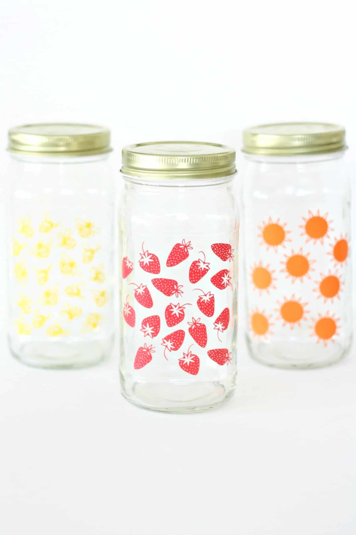 Summer Glass Jars are the perfect summer craft! You can use a glass jar for dressings or sauces, and decorating these jars with some seasonal designs makes them so cute to take to a party or picnic. They would also make a darling gift as a set! 